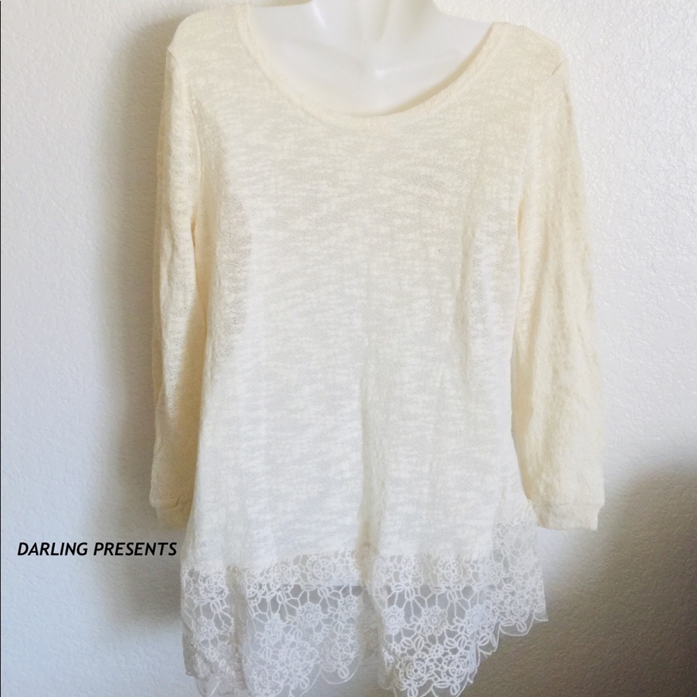 ⬇️ $26 CREAM CROCHETED LACE BOTTOM TOP SIZE M - Picture 2 of 6